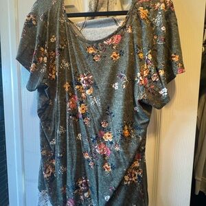Floral Print Women's Blouse in Green